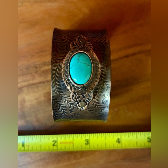 Artisan Copper Bracelet with Turquoise Stone - Picture 7 of 8